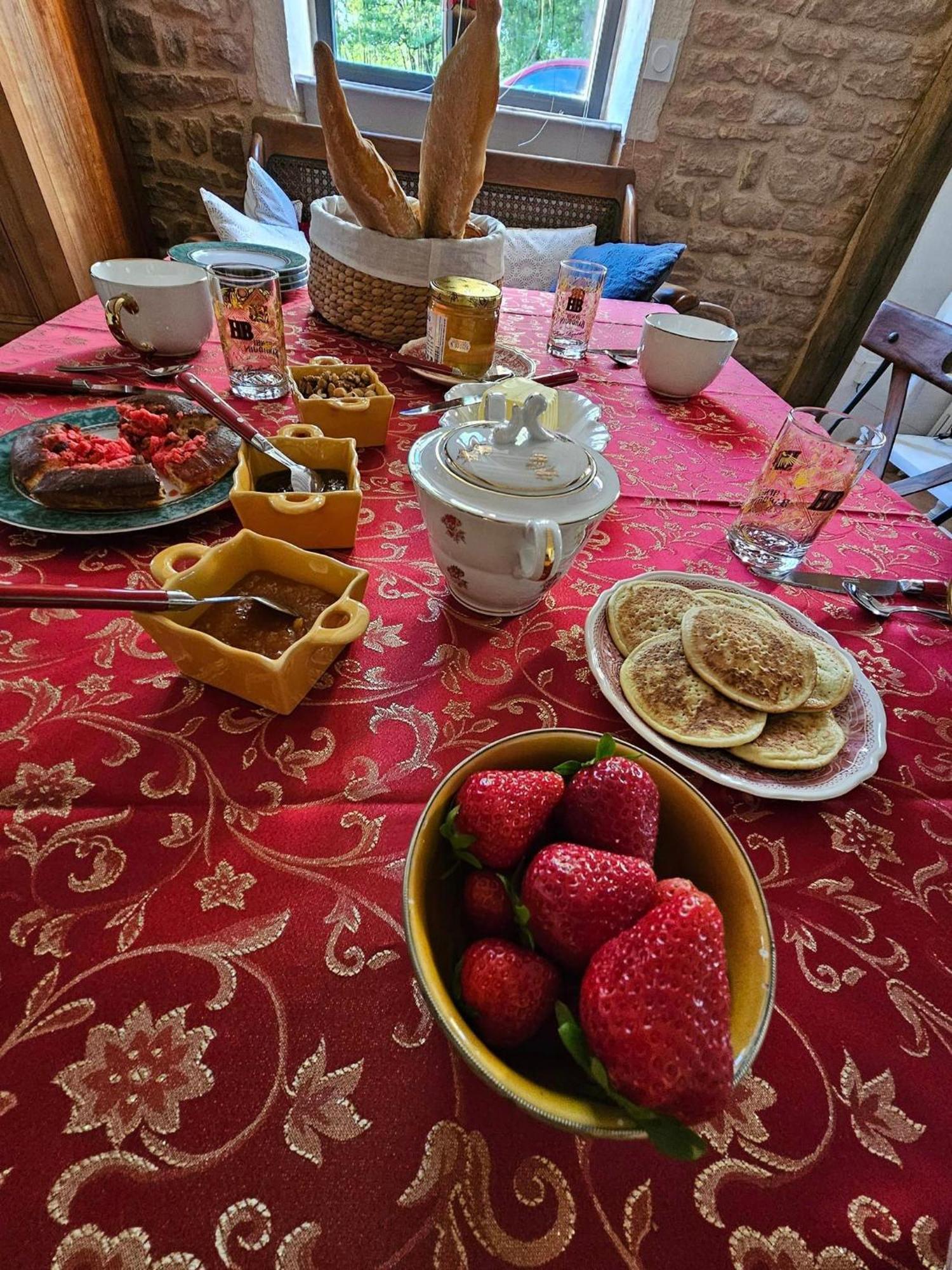 Bed and Breakfast Le Moulin De Chazelle à Cormatin Extérieur photo